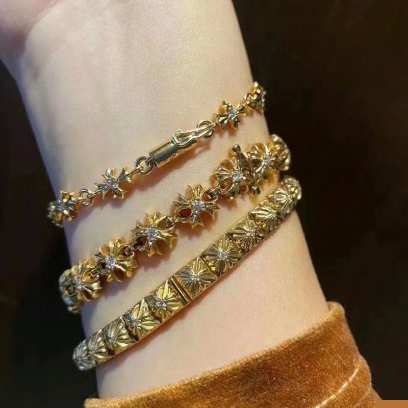 Ch**me He**ts bracelets